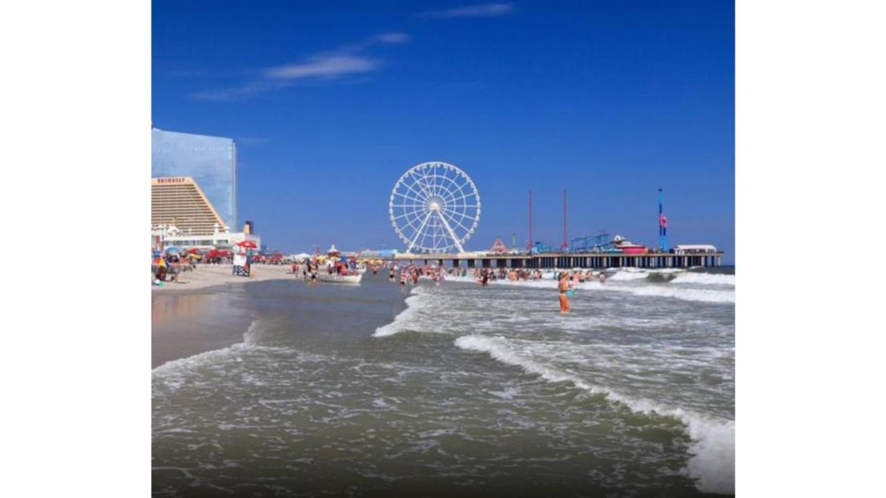 Boardwalk King Bed Retreats By Cozysuites أتلانتيك سيتي المظهر الخارجي الصورة